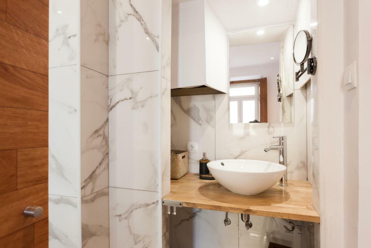 Rossio Vintage Two-Bedroom Apartment - By Lu Holidays Лиссабон Экстерьер фото